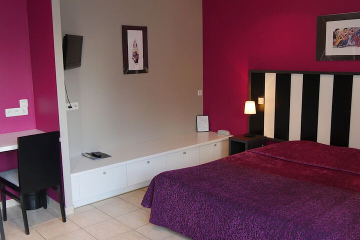 Room 10 of 49