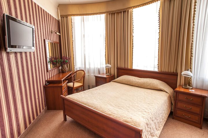 Room 22 of 64