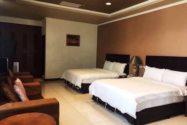 Room 9 of 23