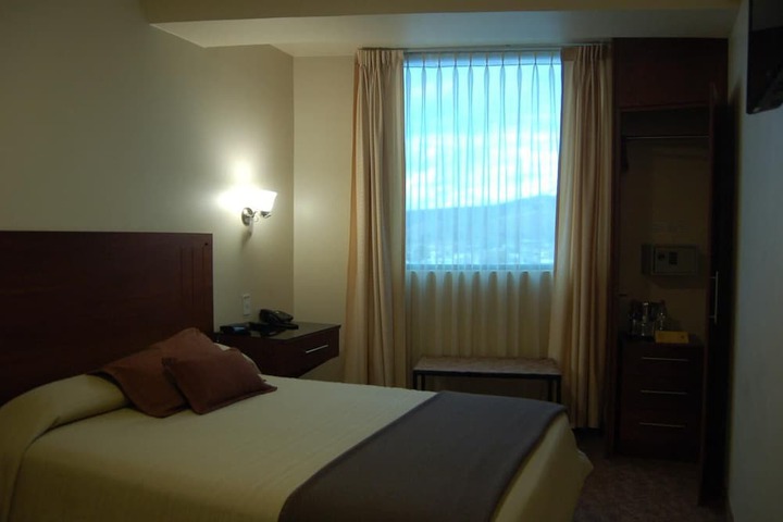 Room 11 of 39