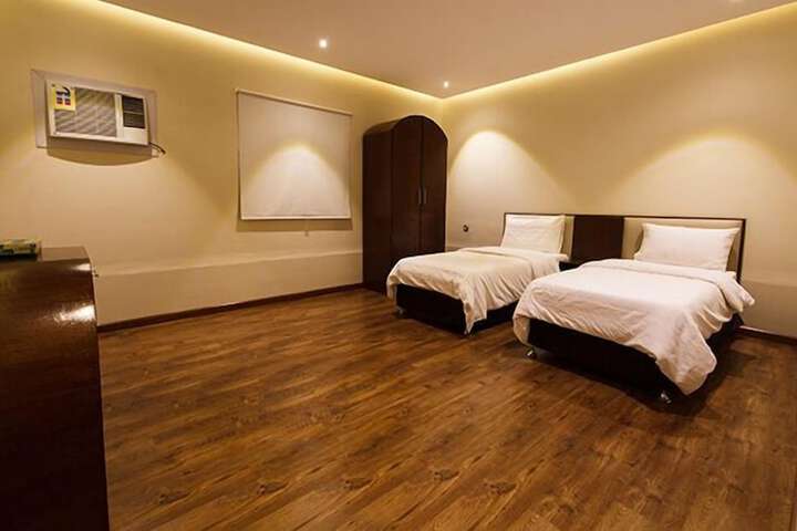 Room 12 of 34