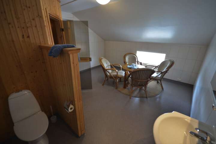 Room 43 of 57