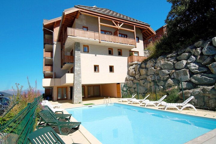 Pools & Facilities