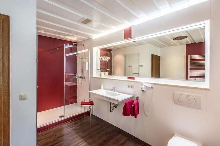Room 25 of 52