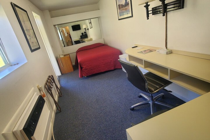 Room 4 of 22