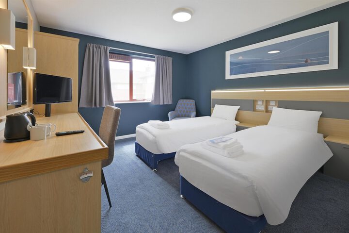 Room 14 of 25
