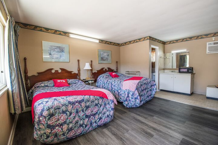 2 Double Beds (2 of 8)