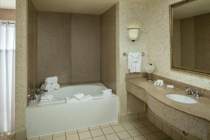 Room 25 of 29