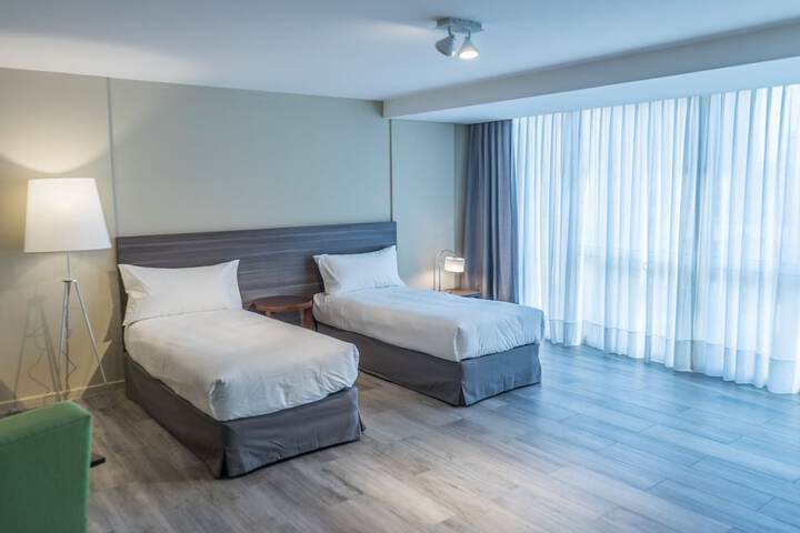 Room 4 of 48