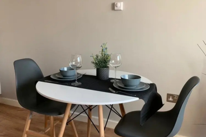Dining 18 of 19