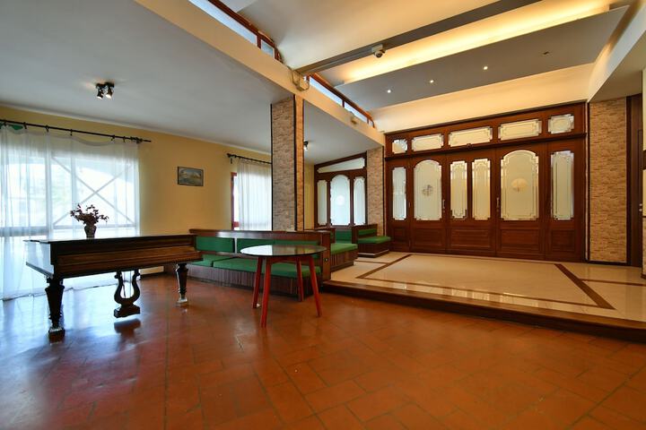 Hotel Interior 3 of 29