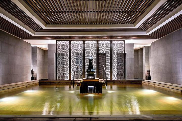 Pools & Facilities
