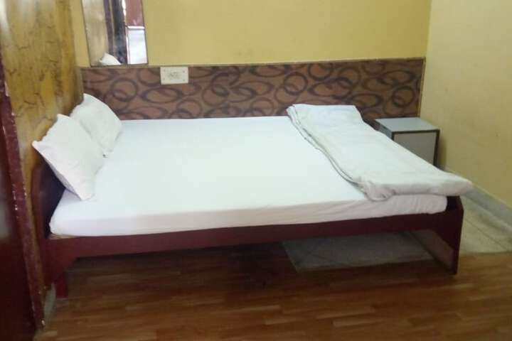 Room 21 of 35