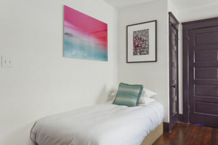 Room 72 of 222