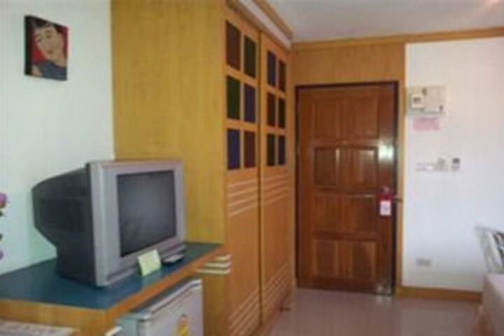 Room 4 of 14