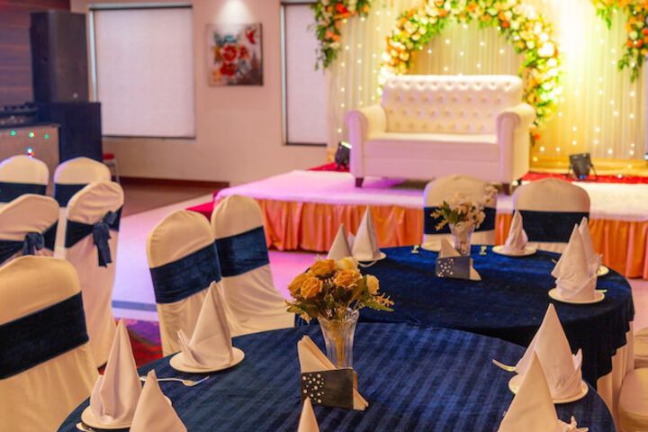 Ballroom/Hall 57 of 74