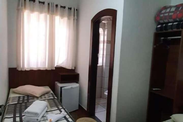 Room 11 of 34