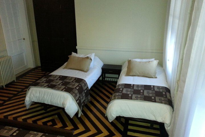 Room 11 of 40
