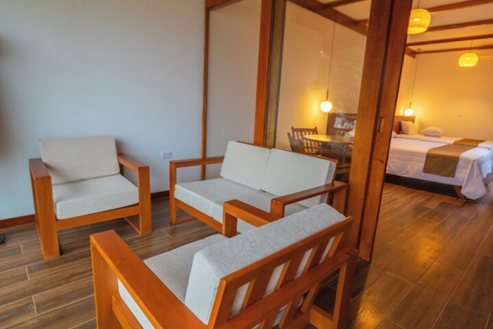 Room 6 of 30