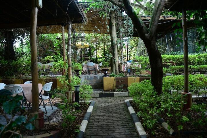 Hotel 6 of 7