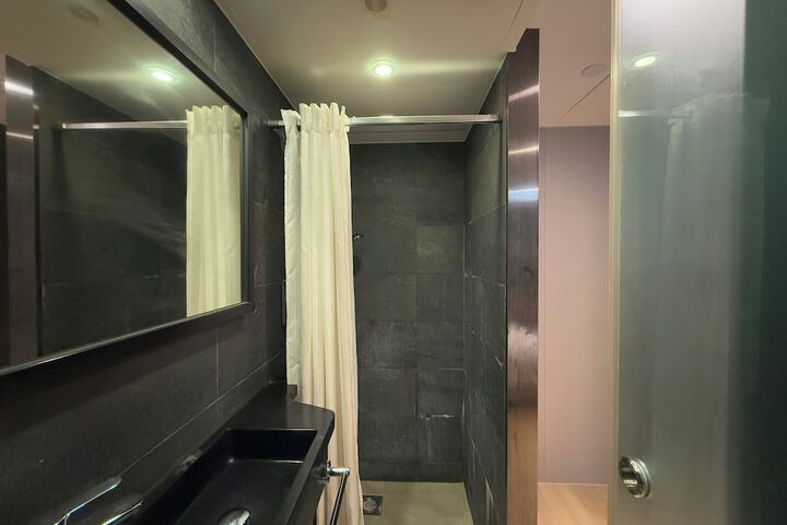 Room 14 of 19