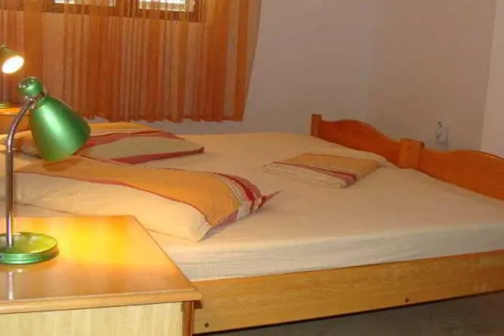 Room 3 of 9