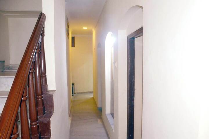 Room 17 of 28