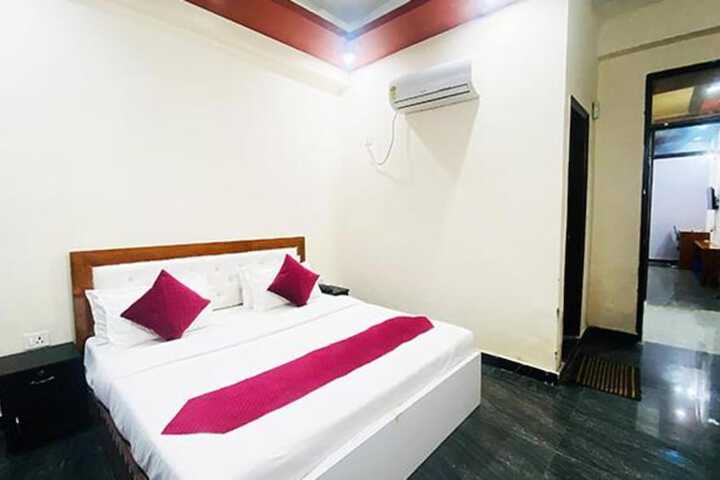 Room 12 of 23