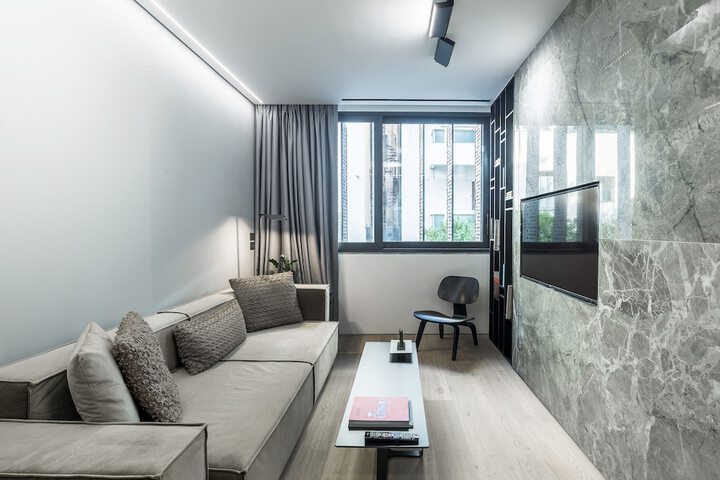 Room 27 of 182