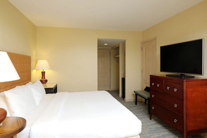 Room 16 of 33