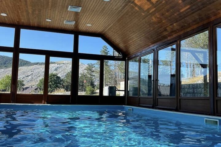 Pool 67 of 109