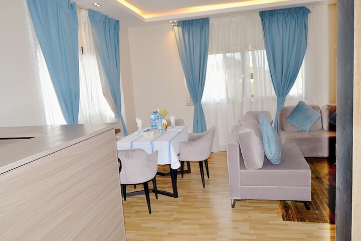 Room 17 of 32