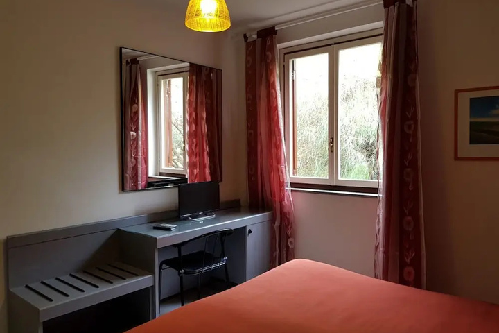 Room 3 of 20