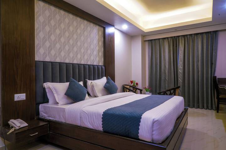 Room 12 of 28