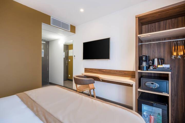 Room 19 of 48