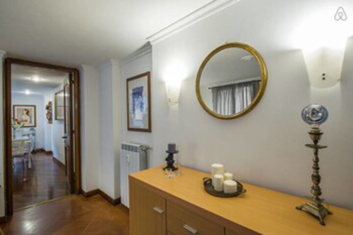 Ballroom/Hall 12 of 26