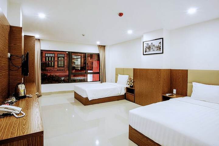 Room 33 of 46