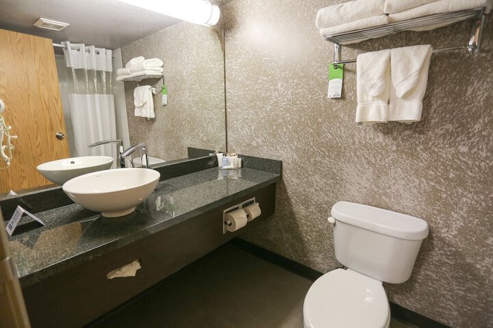 Room 72 of 110