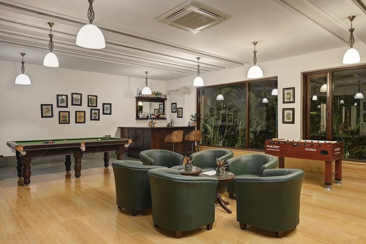 Lounge 85 of 129