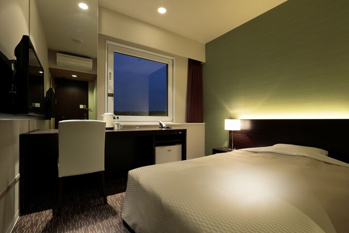 Room 21 of 49