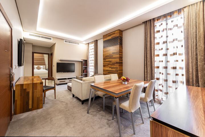 Room 11 of 22