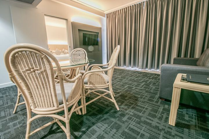 Room 33 of 127