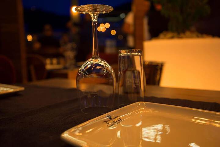 Dining 37 of 46