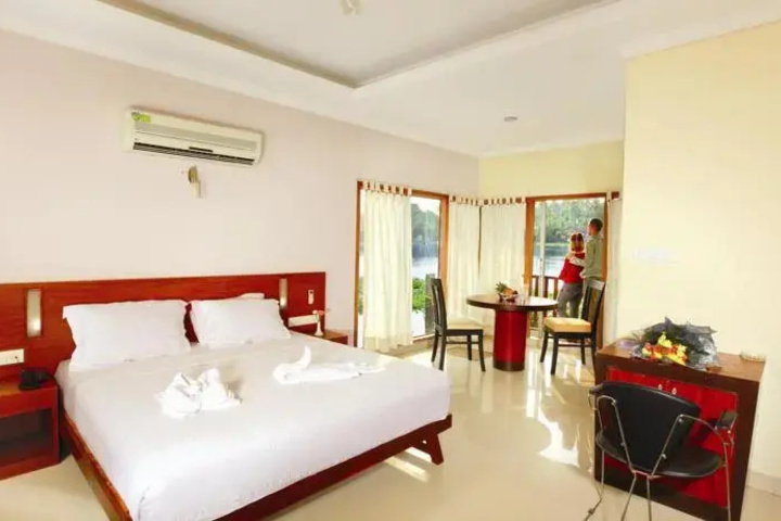 Room 3 of 10