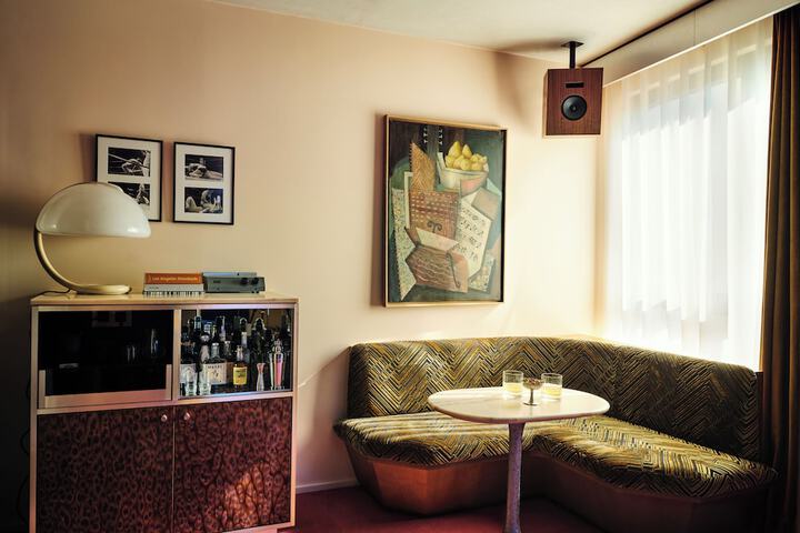 Room 9 of 46