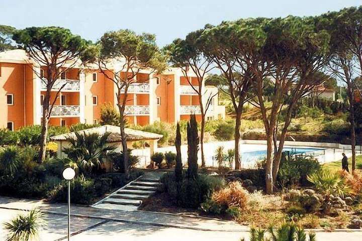 Hotel Pool