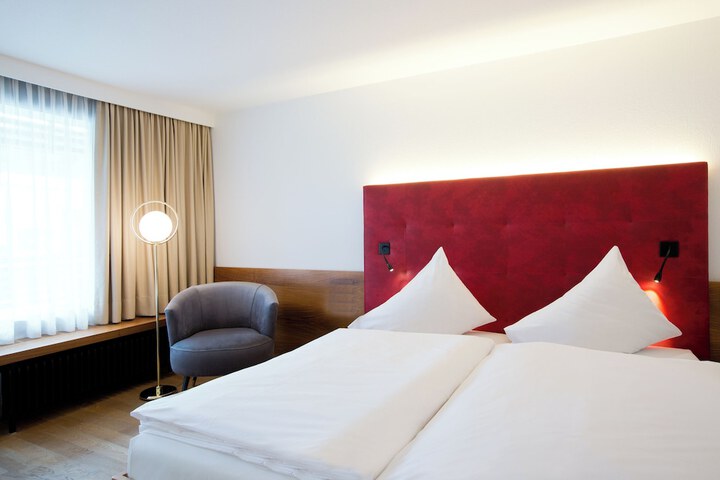 Room 27 of 63