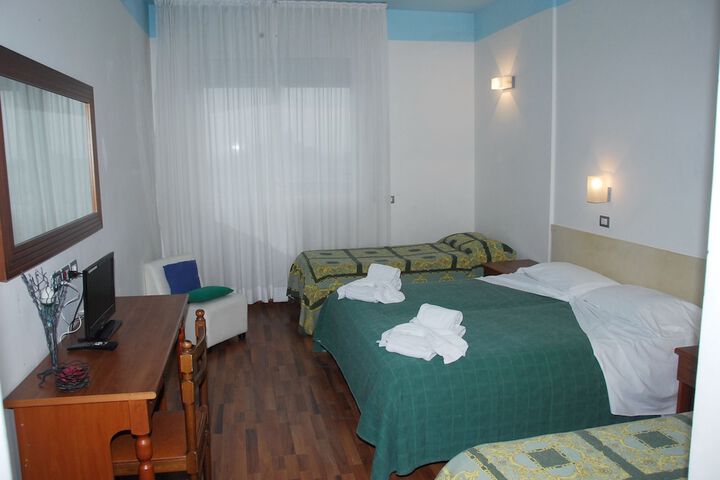 Room 2 of 22
