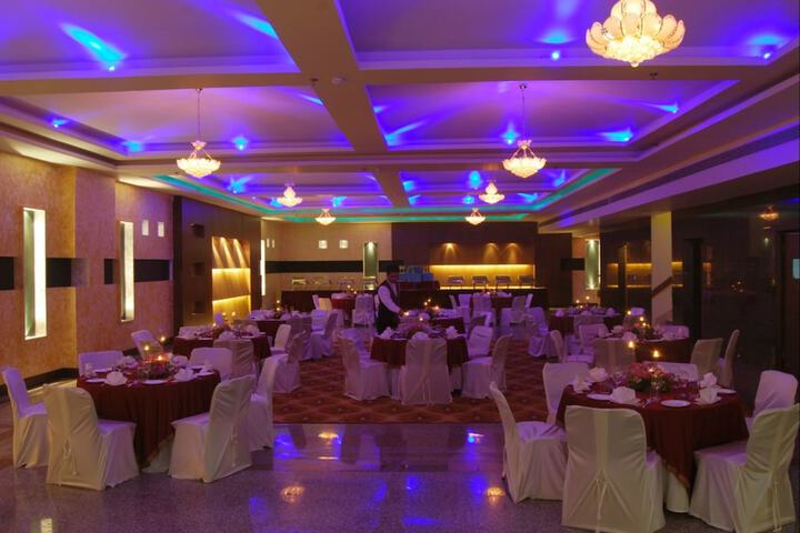 Banquet hall