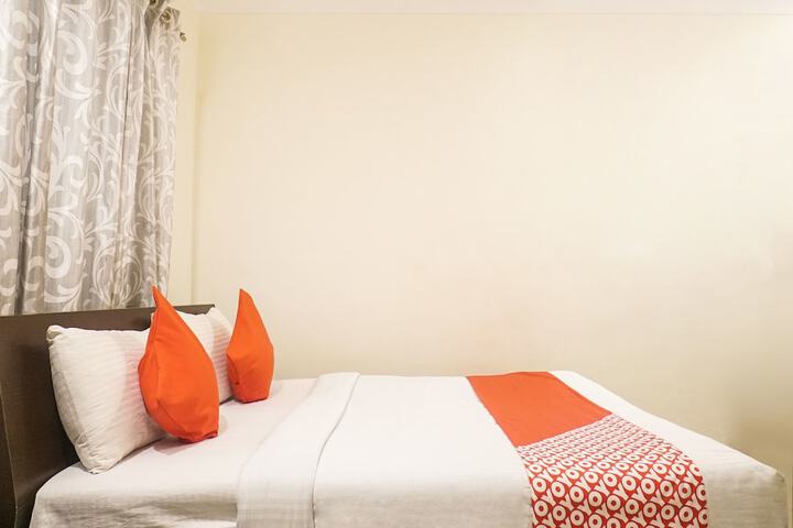 Room 6 of 18